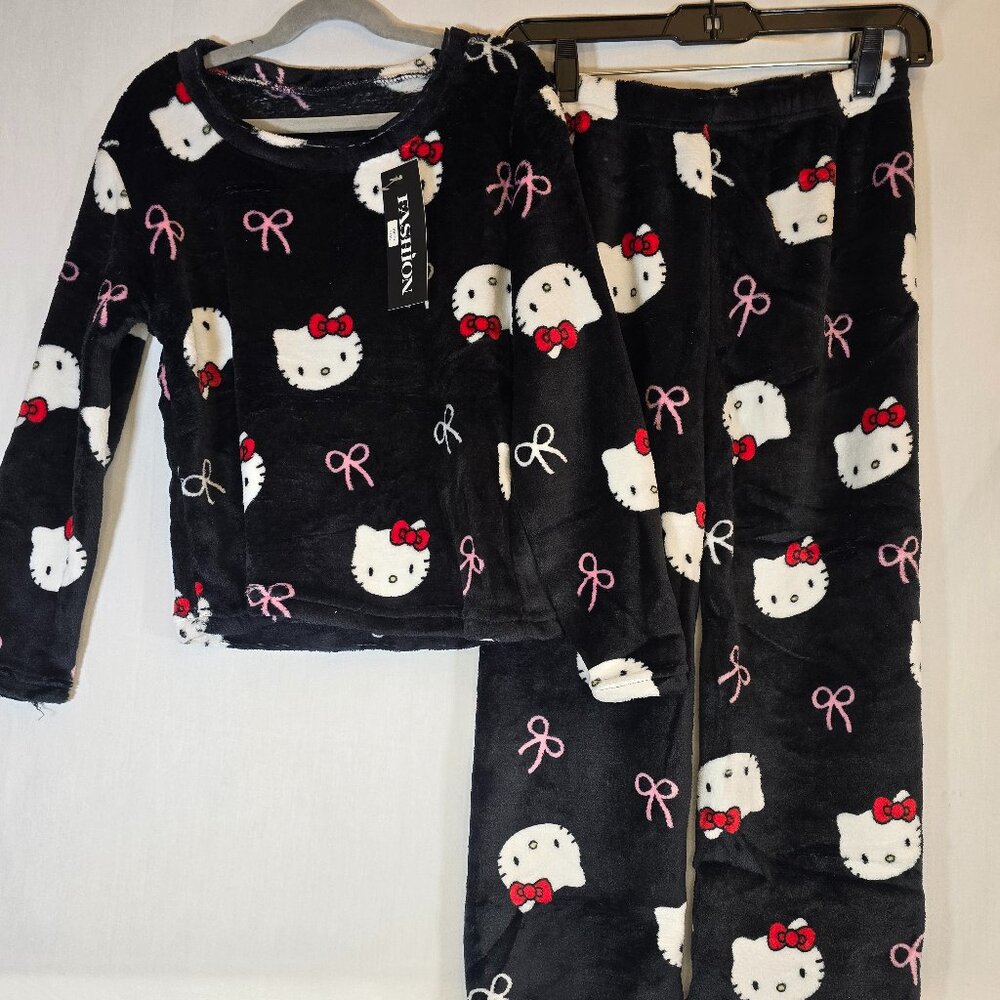 Girl's Black and White Hello kitty Fleece pajama set